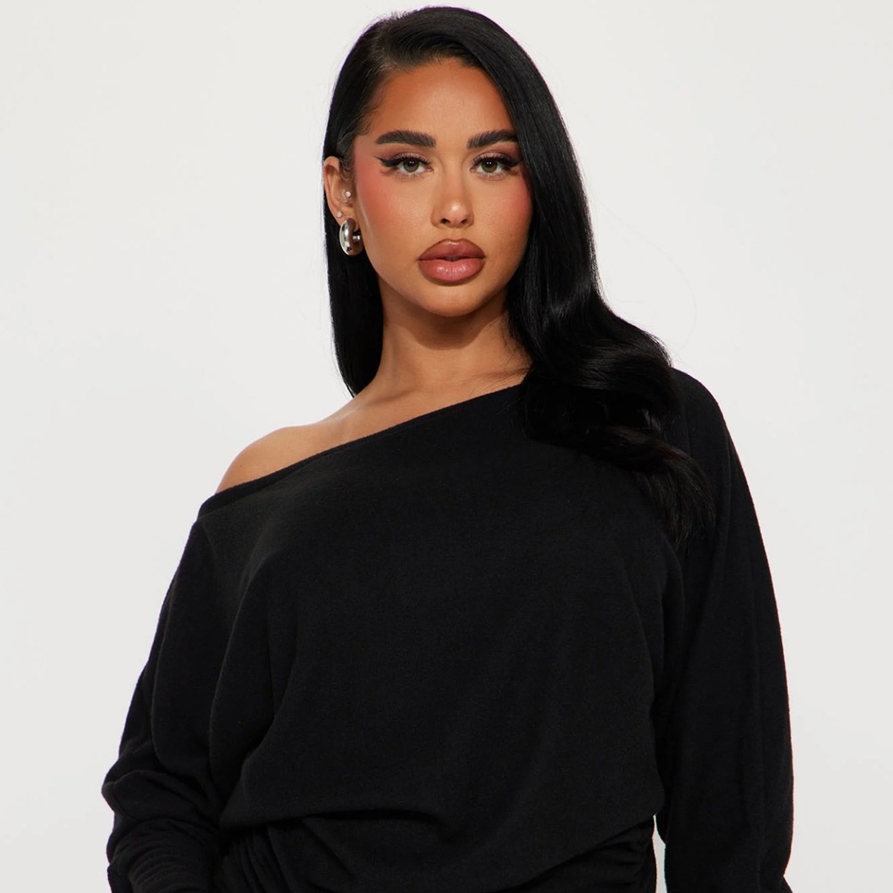 ~Essential Solid Black Off The Shoulder Sweater P… - image 7
